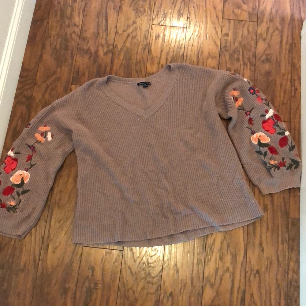 American eagle floral sweater!!